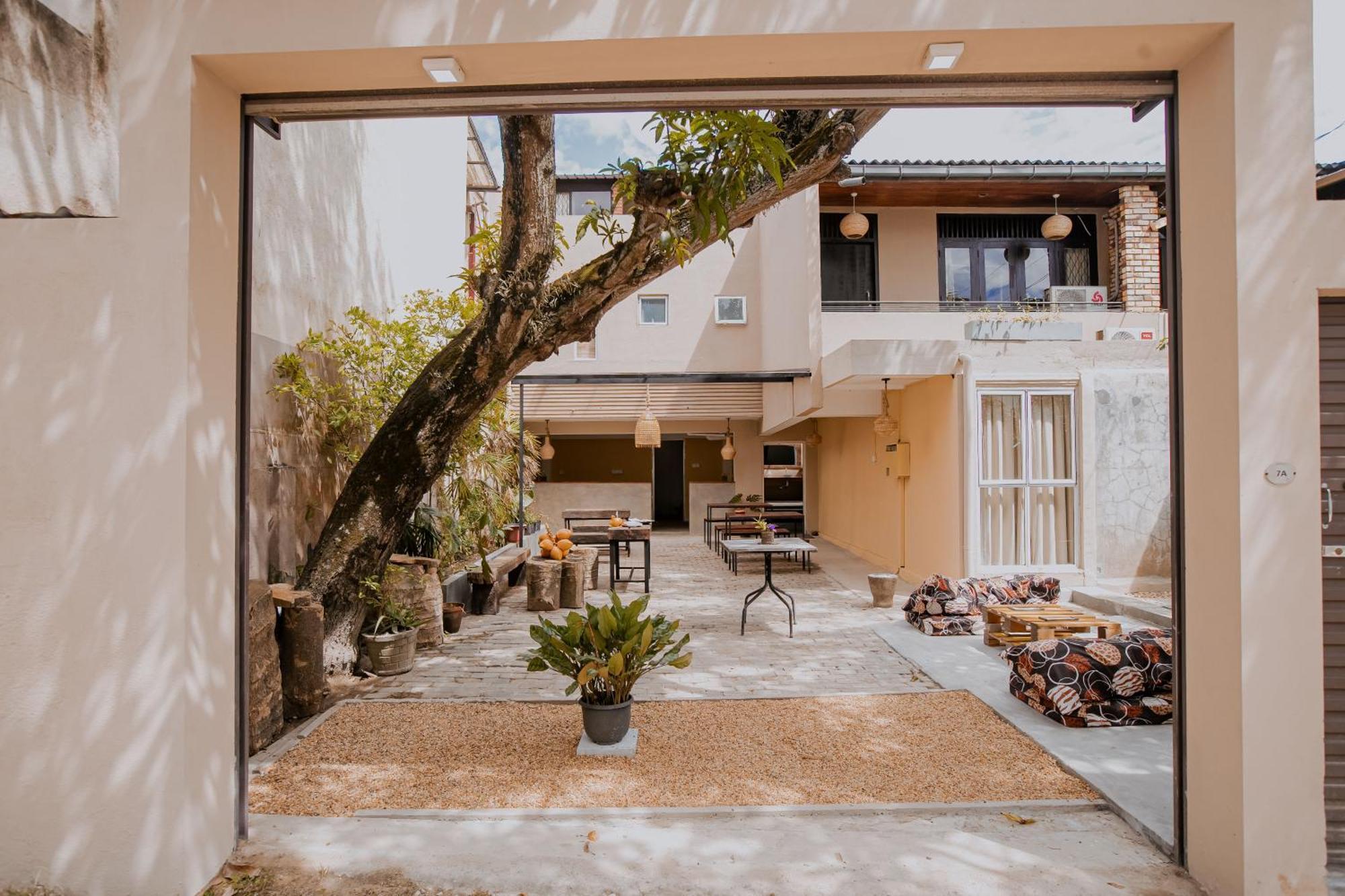 Drop Inn Hostels Colombo Esterno foto