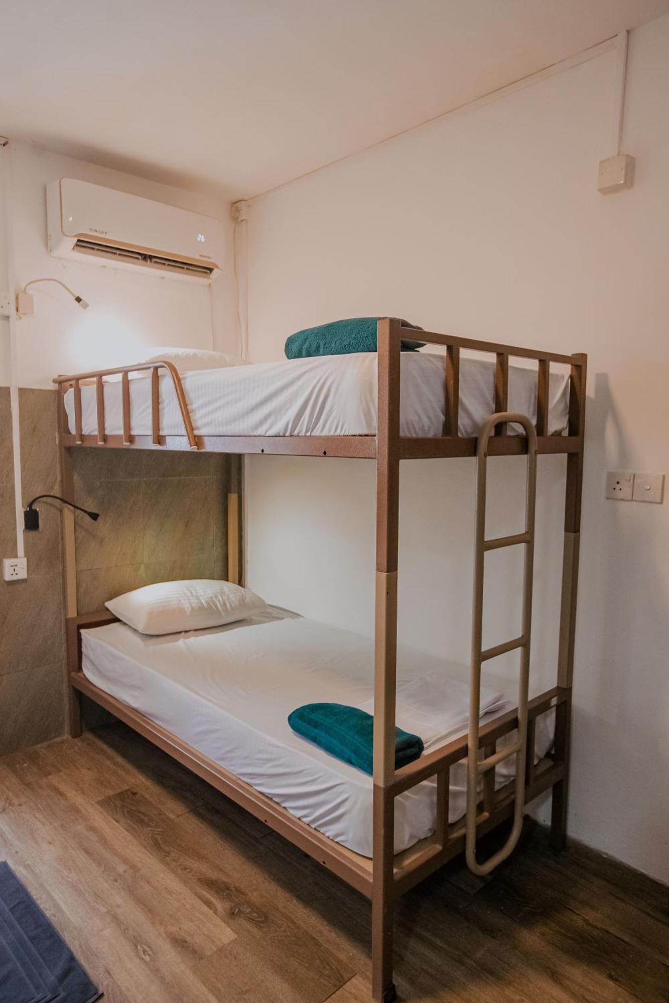 Drop Inn Hostels Colombo Esterno foto