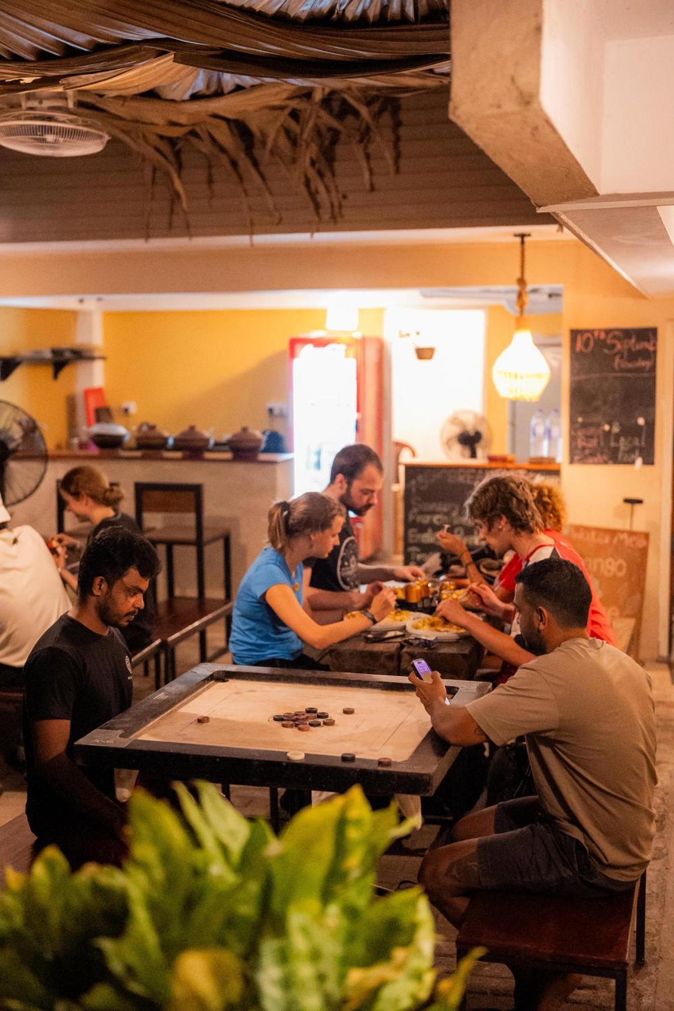 Drop Inn Hostels Colombo Esterno foto